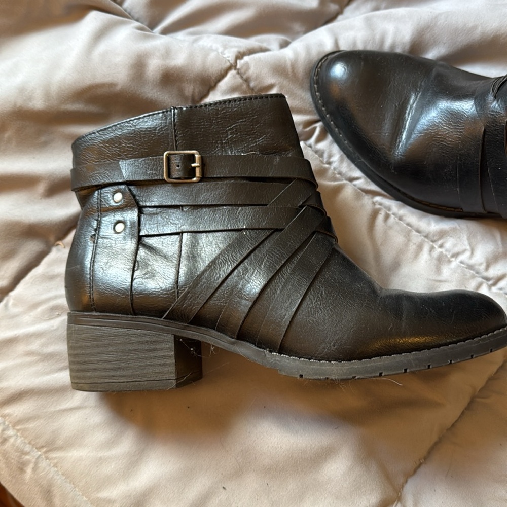 Booties - Picture 3 of 7